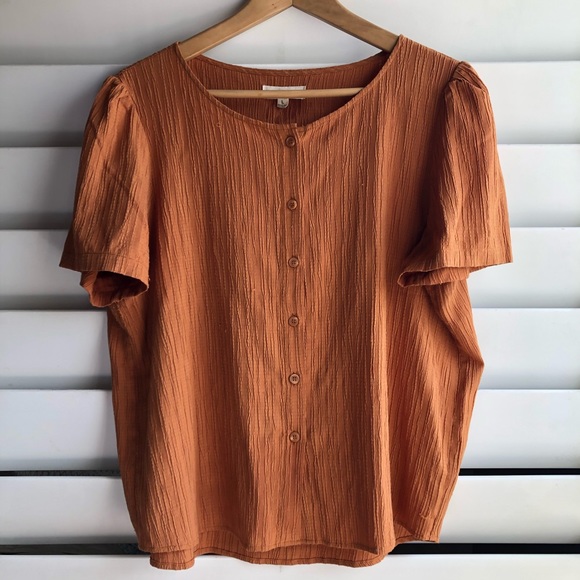 TRADLANDS PUFF SLEEVE BUTTON DOWN BLOUSE - Picture 3 of 4